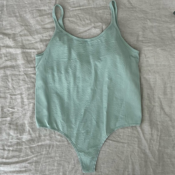 RARE Lululemon Ebb to Street Mint Bodysuit - Picture 4 of 9